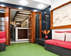 Hotel CGH Travel INN Airport