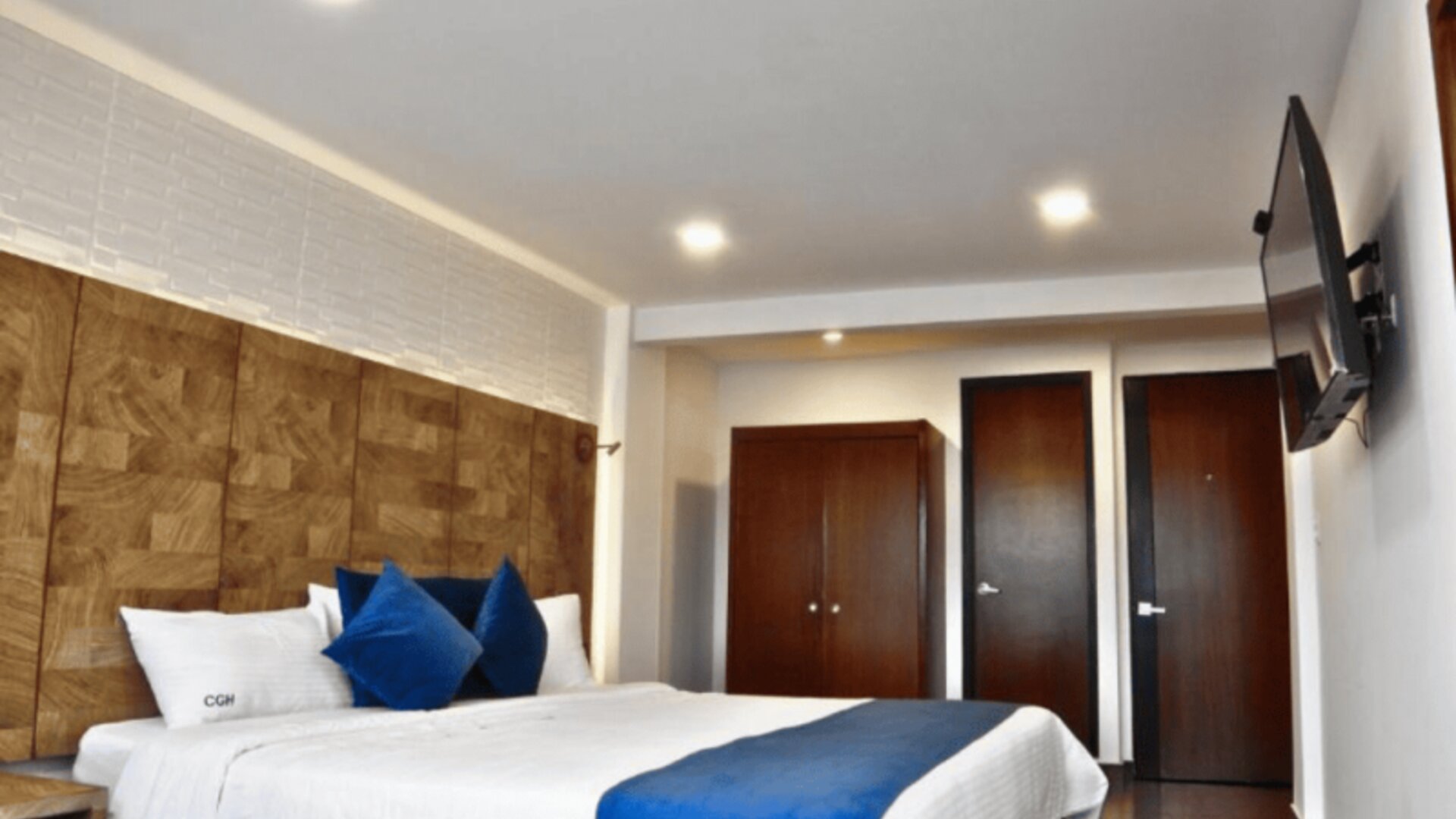 Hotel CGH Travel INN Airport