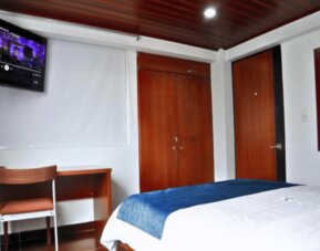 Hotel CGH Travel INN Airport