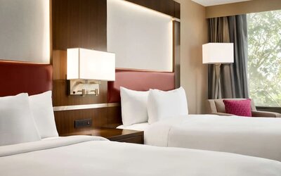 Twin day use room at the Double Tree Toronto Airport West.