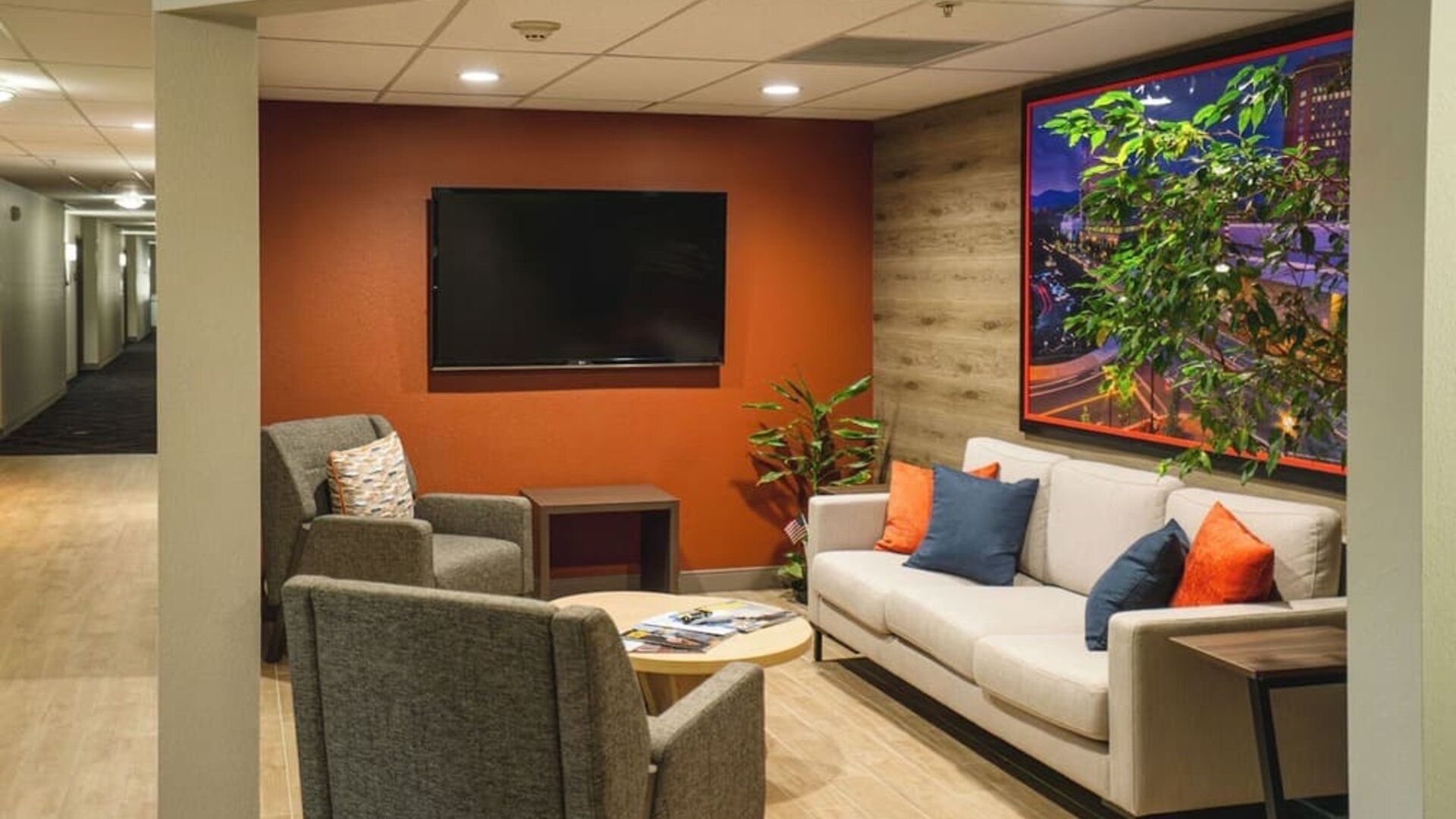 Seating area featuring contemporary furnishings, accent décor and a comfortable space for relaxing or socializing at Candlewood Suites Boise.