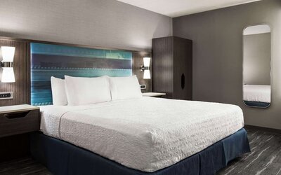 Day use room at Hampton Inn Chicago O`Hare.