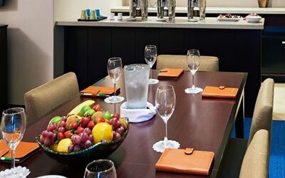 Dining area perfect for coworking at Miami International Airport Hotel.