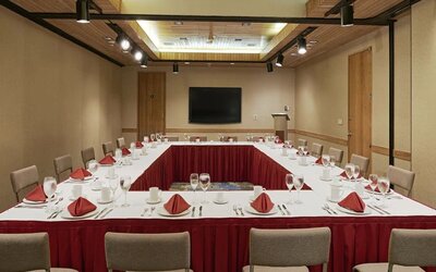 Meeting room available at Miami International Airport Hotel.