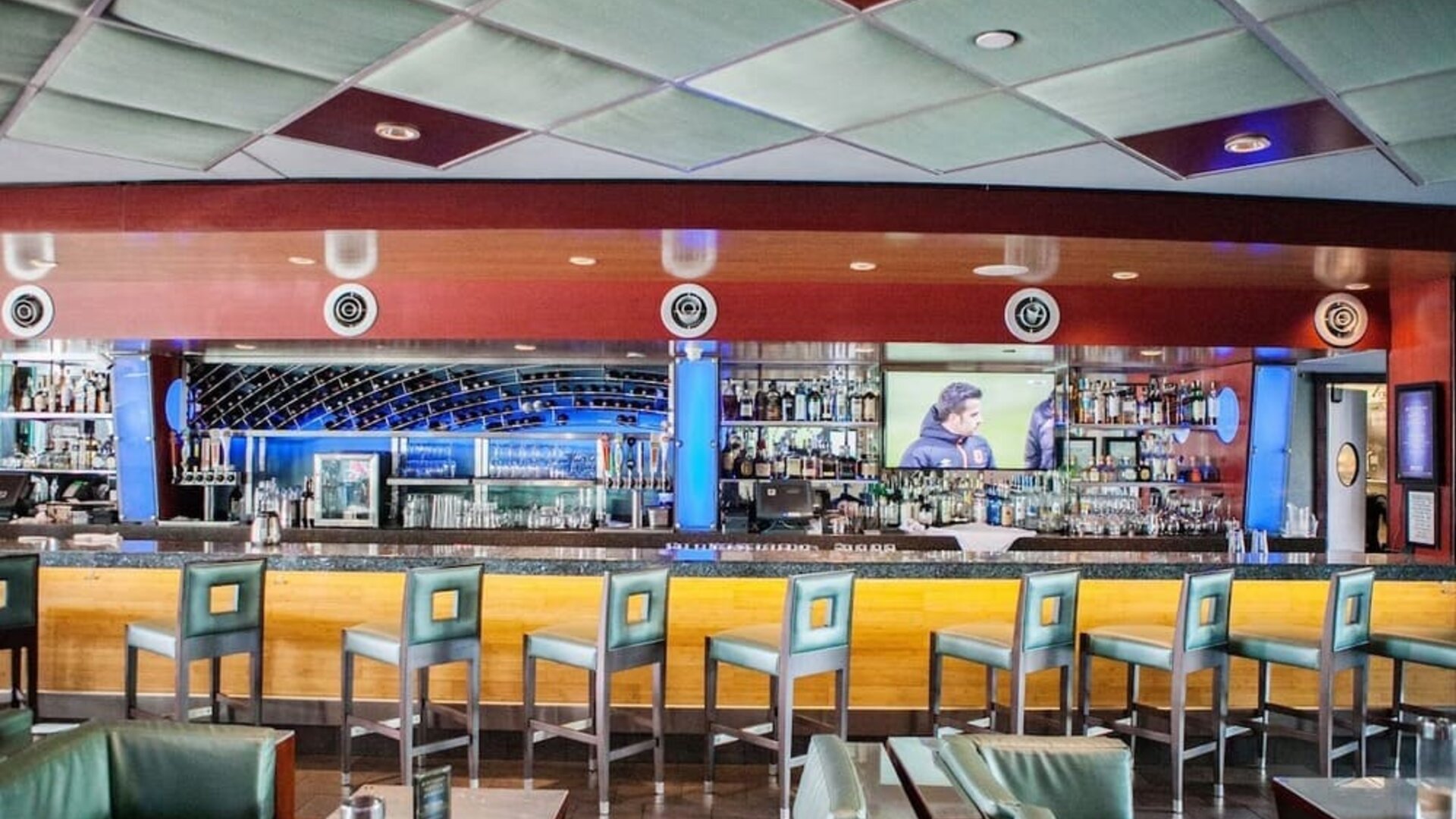 Hotel bar at Shade Hotel Manhattan Beach.