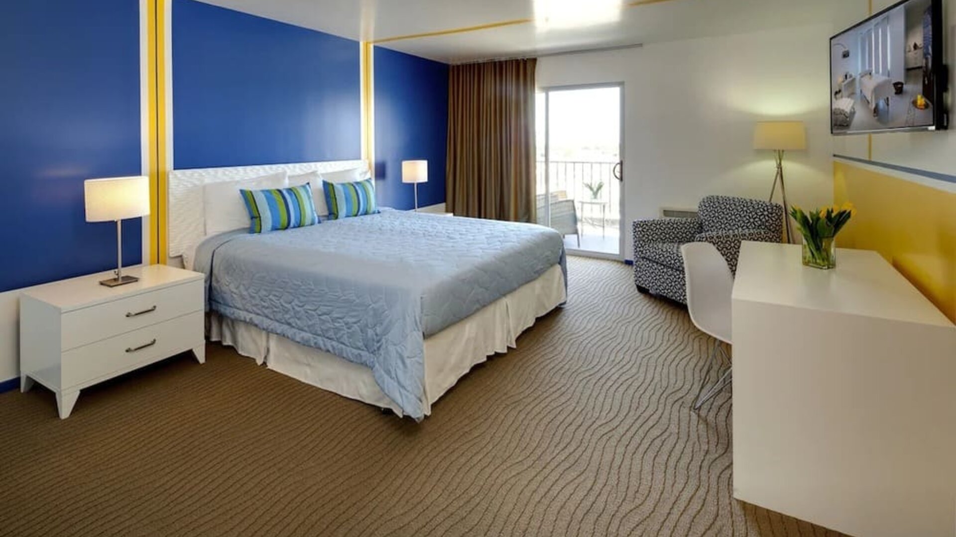 Spacious day use room with balcony at Aqua Soleil Hotel & Mineral Water Spa.