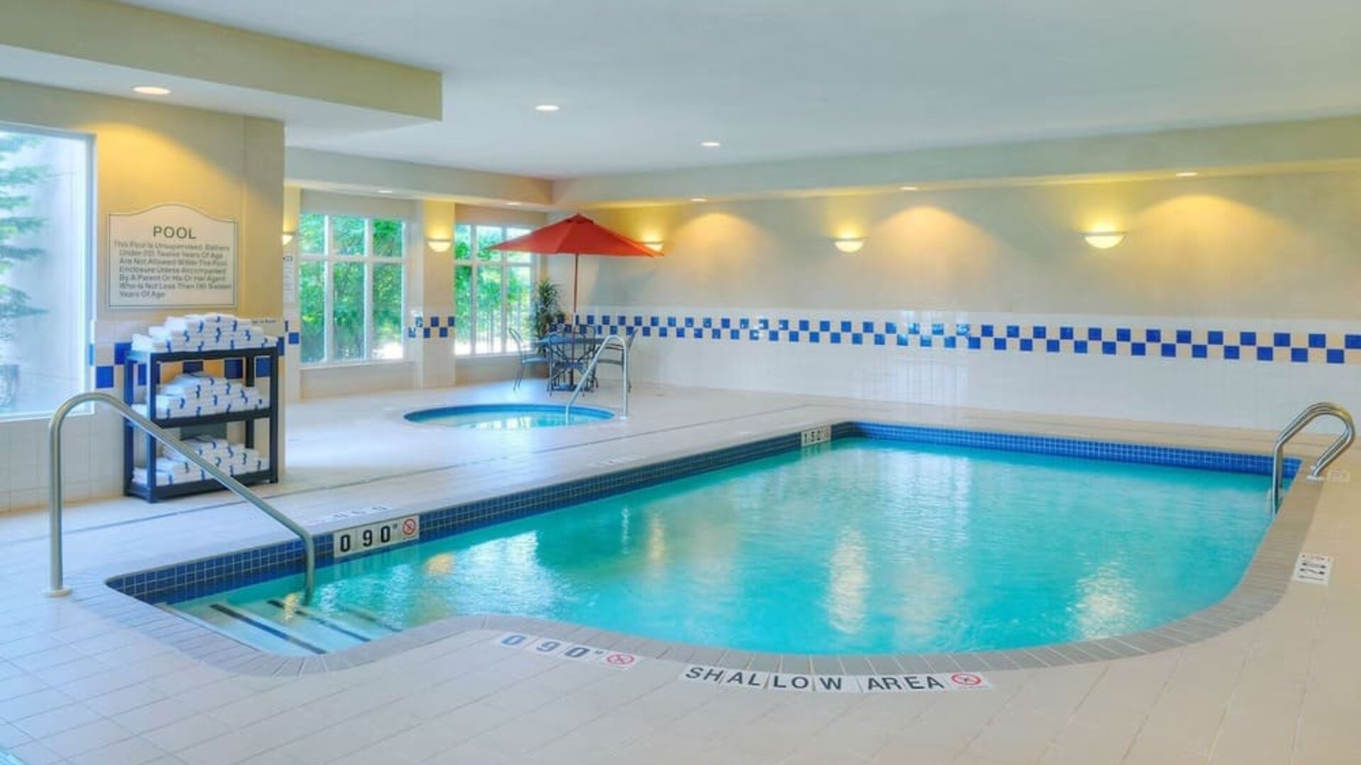 Relaxing indoor pool at Hilton Garden Inn Toronto/Burlington.