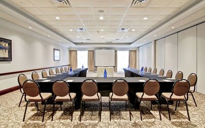 Professional meeting room at Hilton Garden Inn Toronto/Burlington.