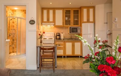 Day use room with in-room kitchen and private bathroom Parc Suites Hotel.