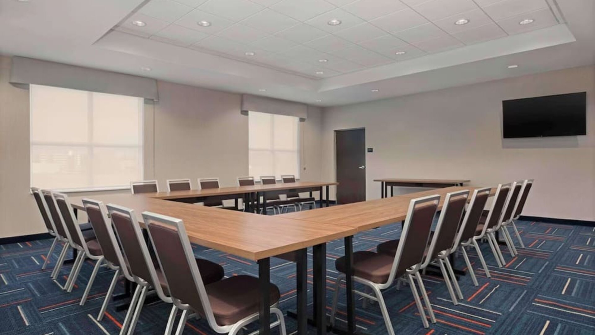 Professional meeting room at Hampton Inn By Hilton Port Hope.