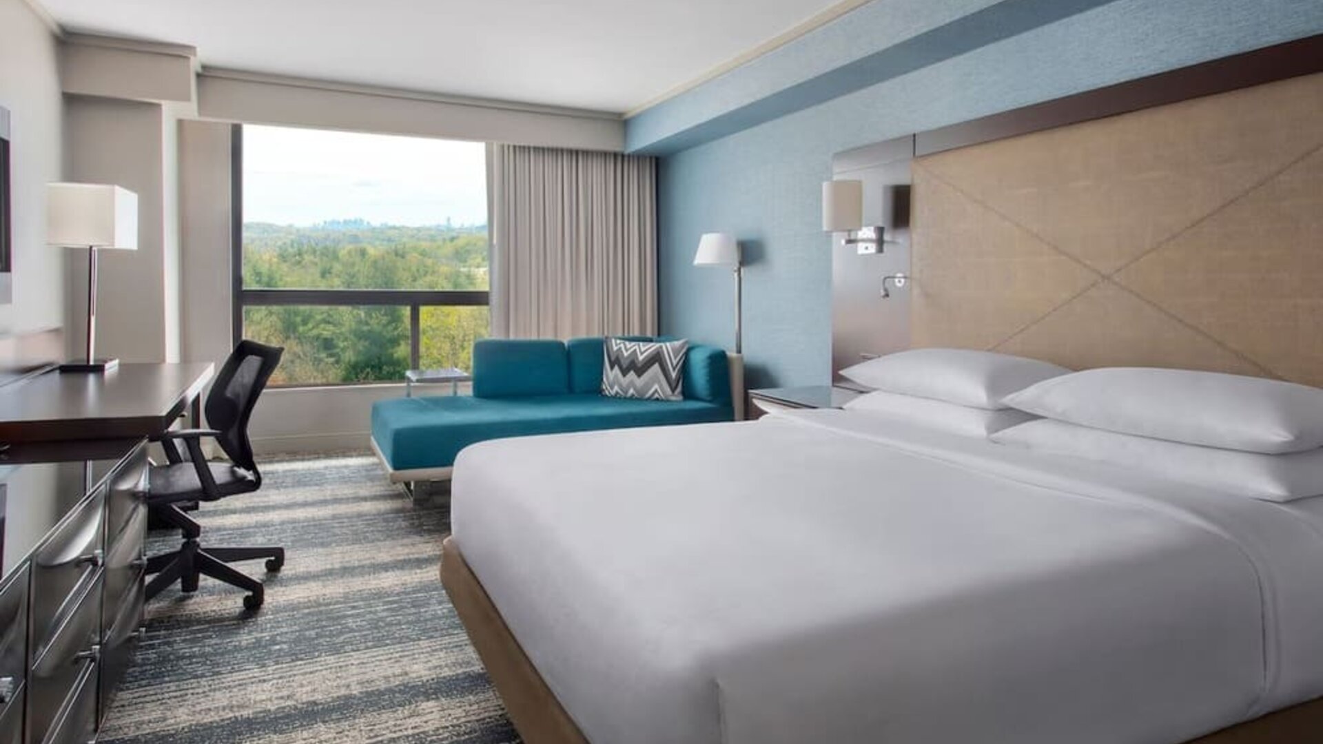 King room at Boston Marriott Burlington.