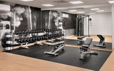 Fitness center at Boston Marriott Burlington.