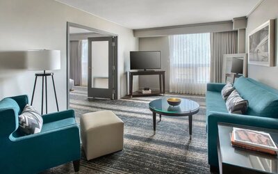 Lounge area at Boston Marriott Burlington.