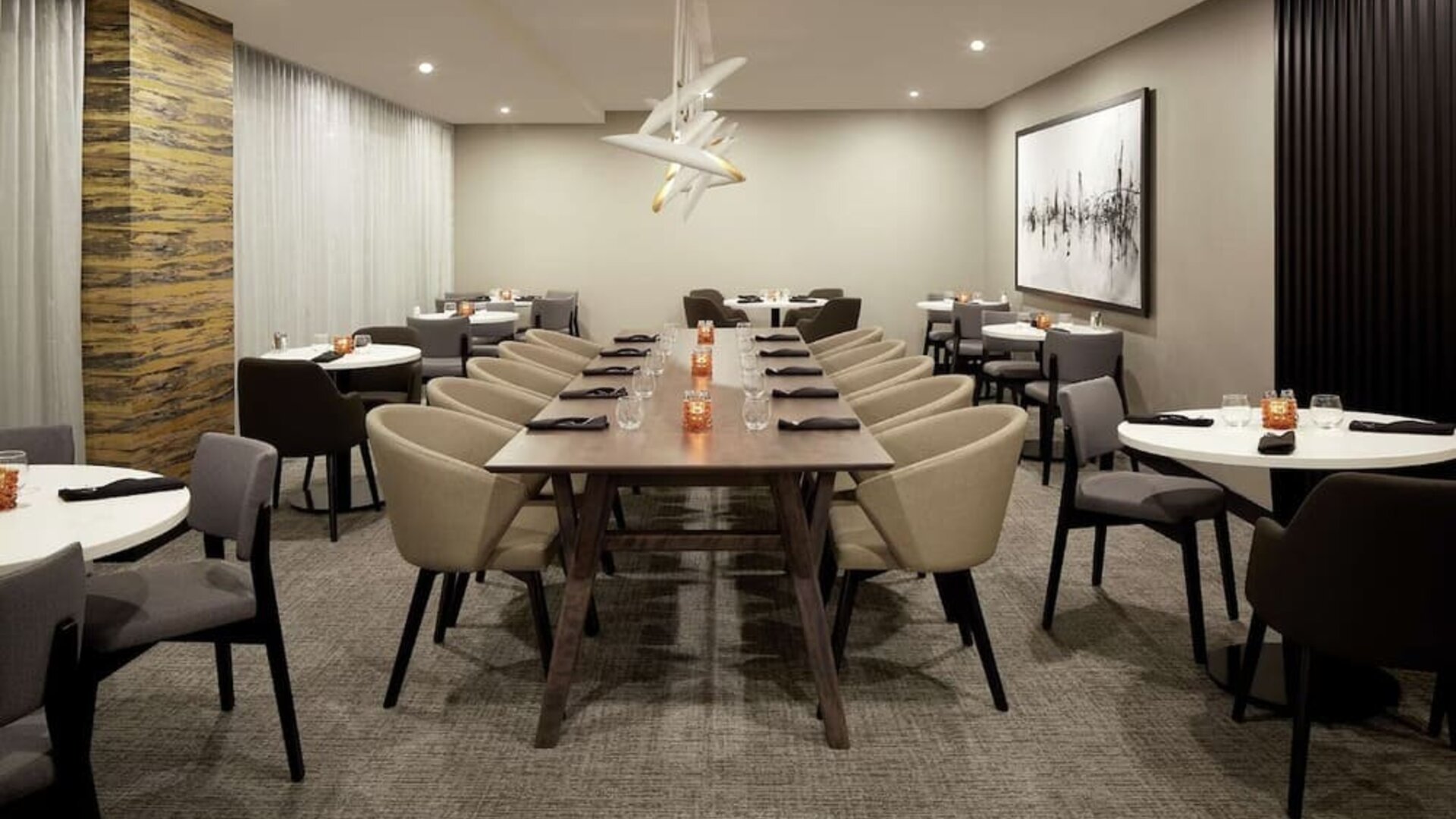 Restaurant area at DoubleTree By Hilton Montreal Airport.