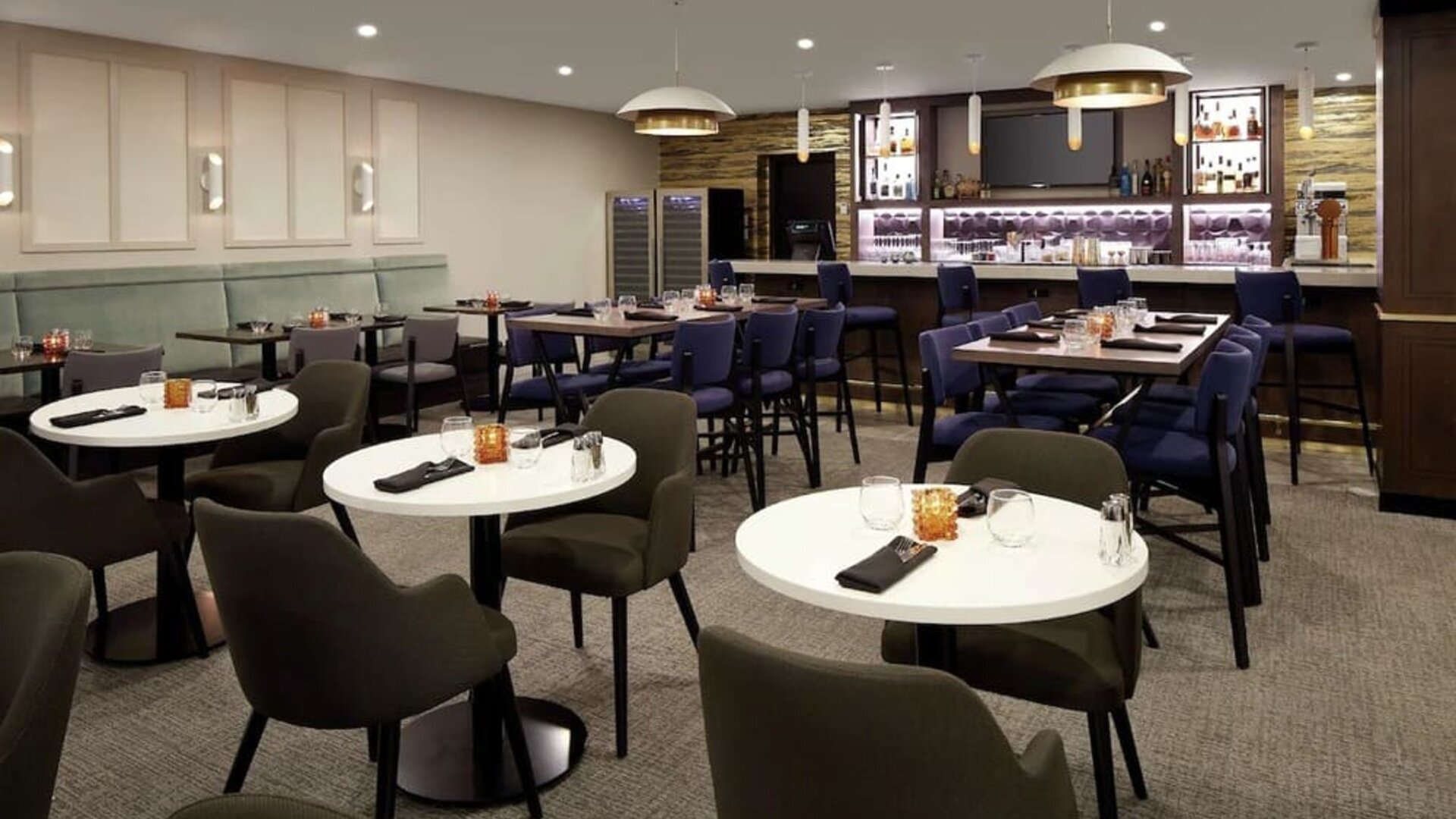 Dining area at DoubleTree By Hilton Montreal Airport.