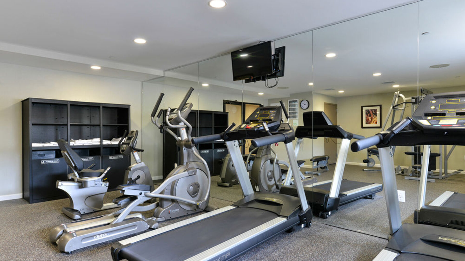 Holiday Inn New York JFK Airport Area