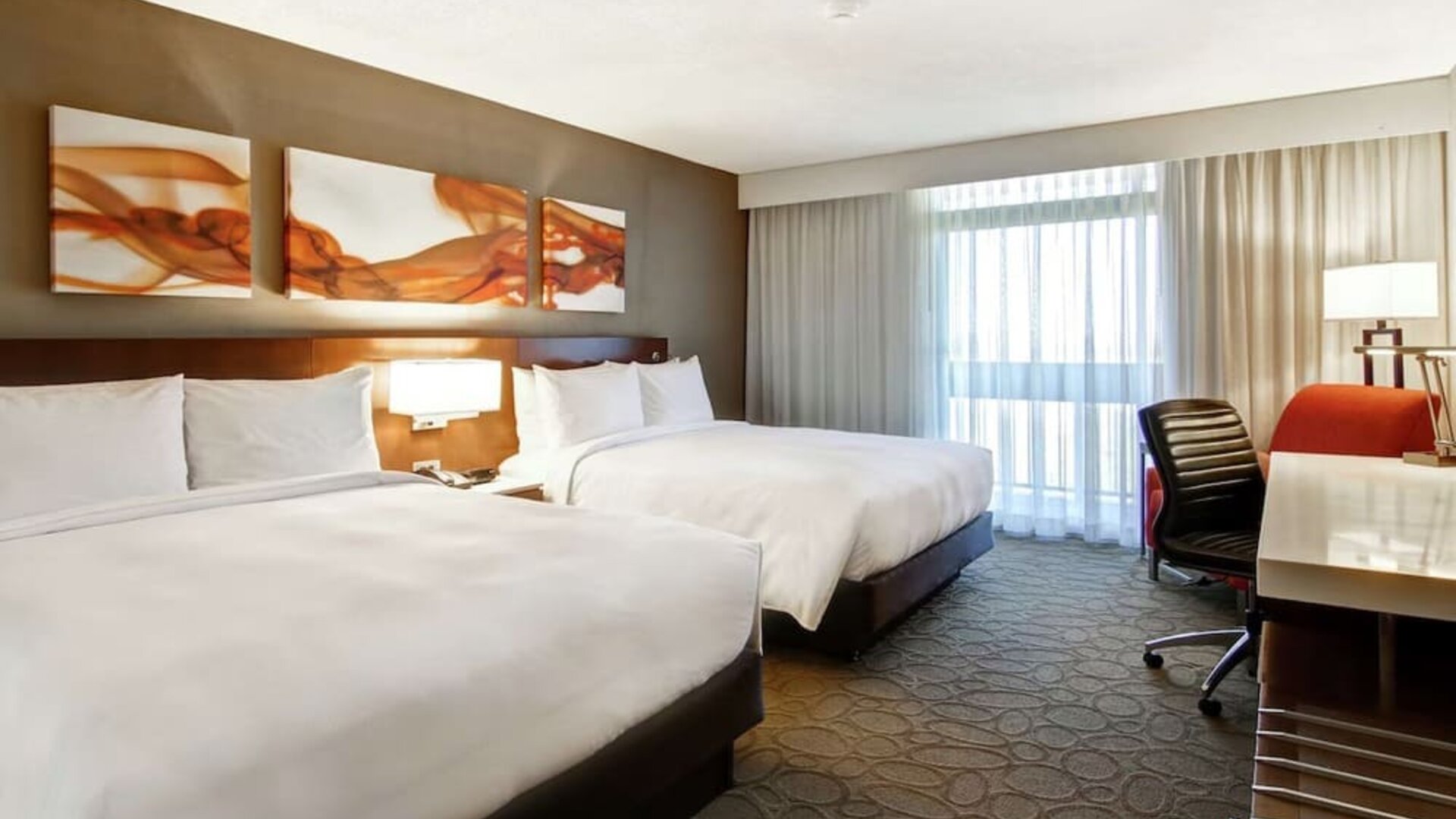 Day use twin room with work desk and private bathroom at Hilton Mississauga Meadowvale.