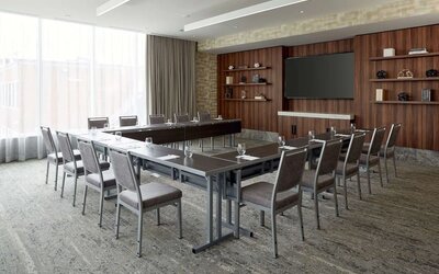 Professional meeting room at Hilton Garden Inn Montreal Midtown.