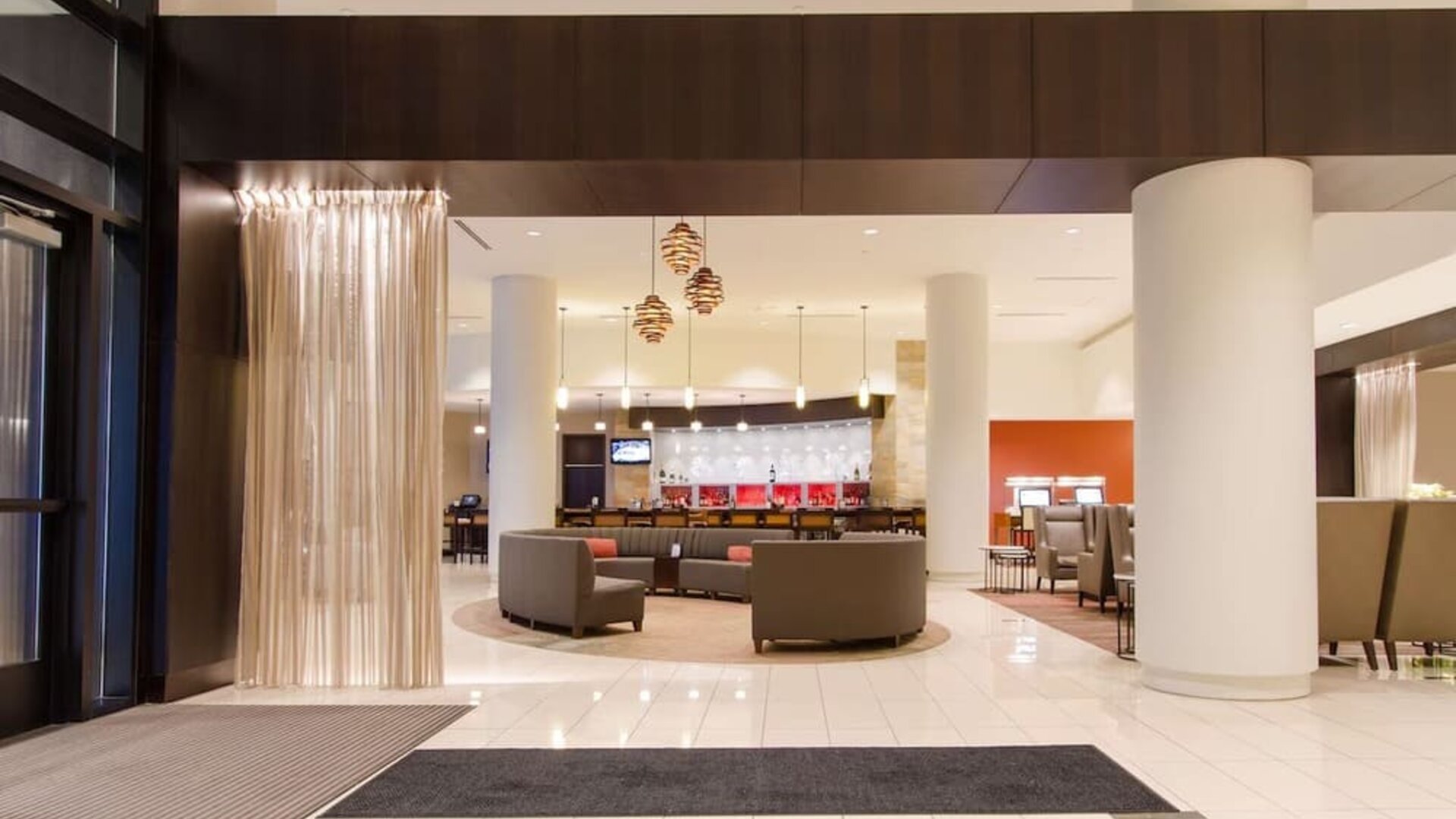 Reception area perfect for coworking at Hilton Albany.
