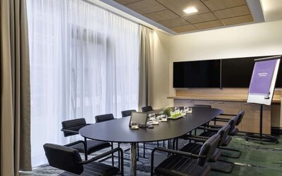 Professional meeting room at Novotel London Paddington.
