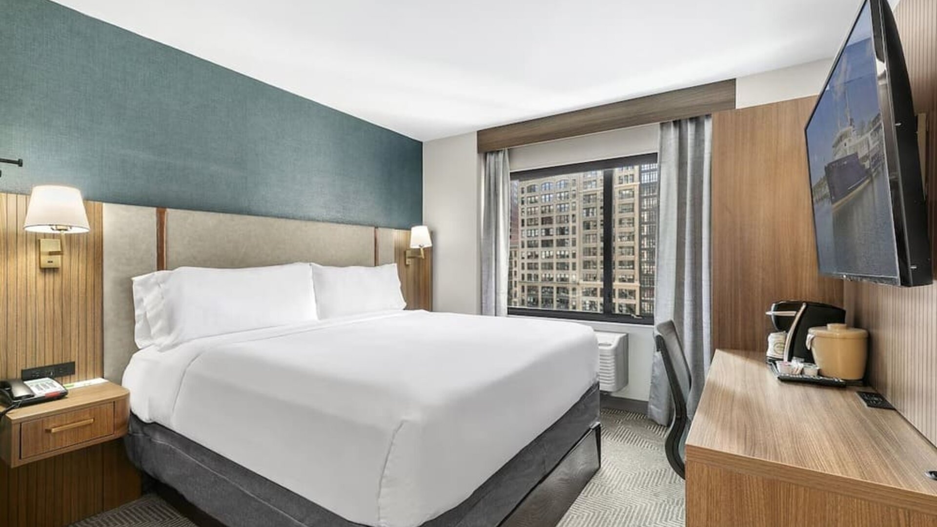 Day use room with work desk at Holiday Inn Manhattan 6th Ave - Chelsea.