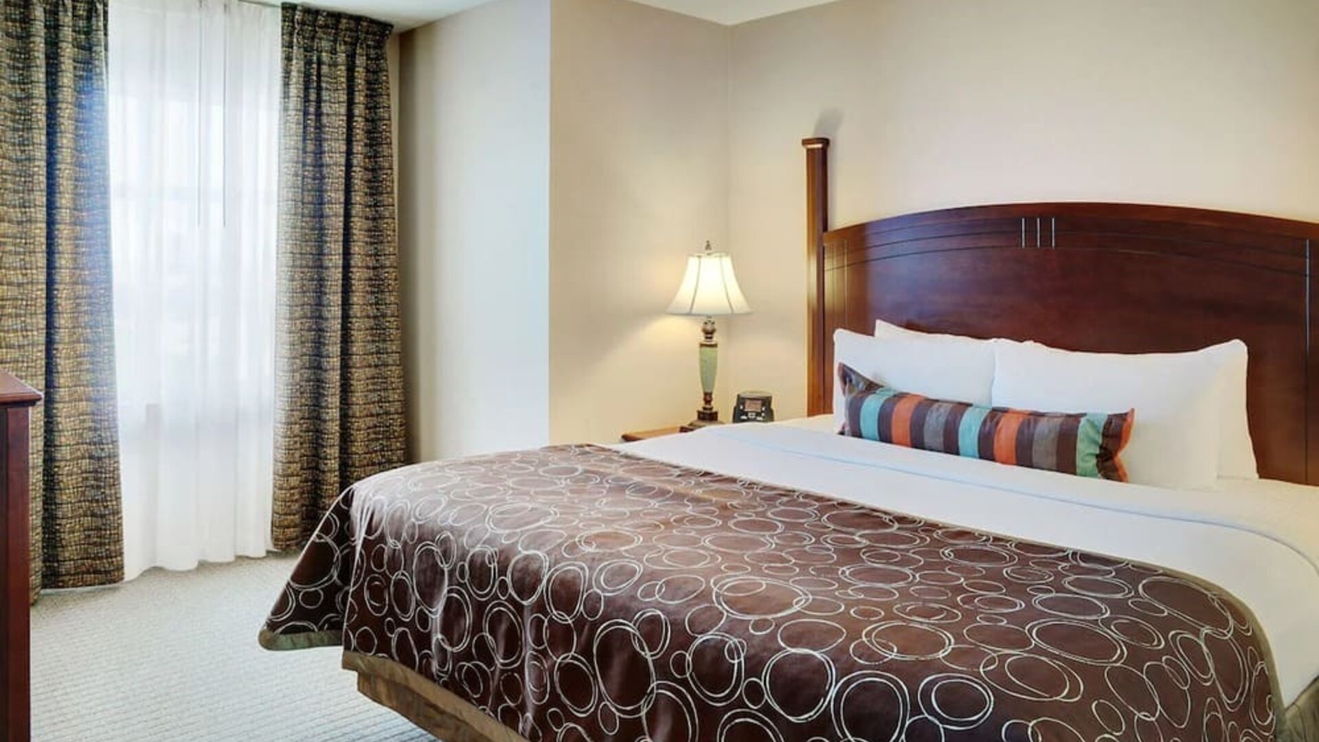 Day use room with private bathroom at Staybridge Suites Oakville-Burlington.