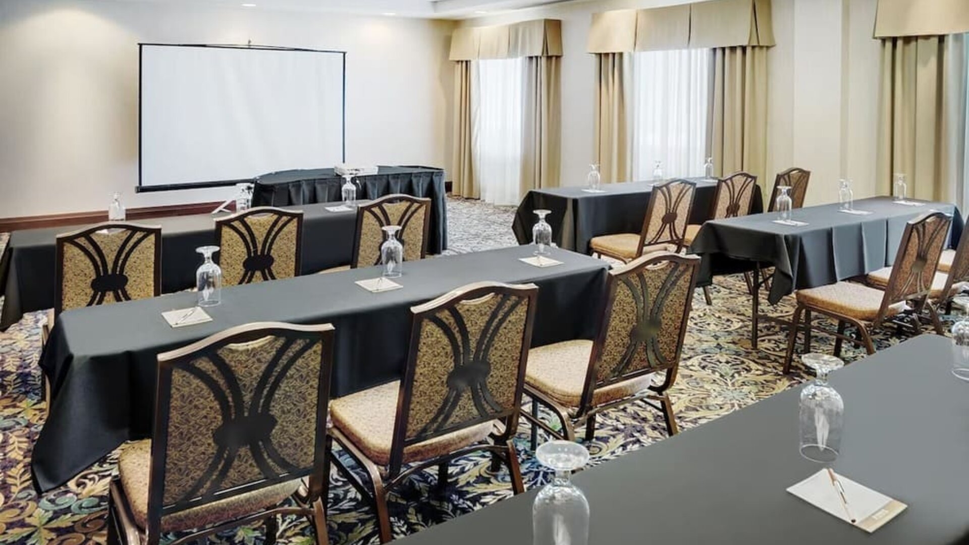 Conference room at Staybridge Suites Oakville-Burlington.