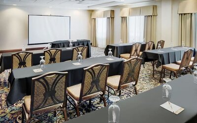 Conference room at Staybridge Suites Oakville-Burlington.
