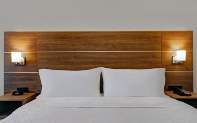 King bed at Holiday Inn Express Kingston West.