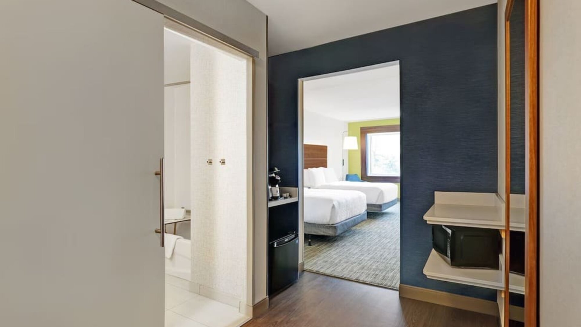 Day use twin room with private bathroom at Holiday Inn Express Kingston West.