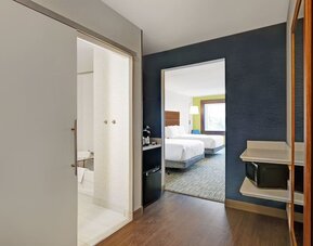 Day use twin room with private bathroom at Holiday Inn Express Kingston West.