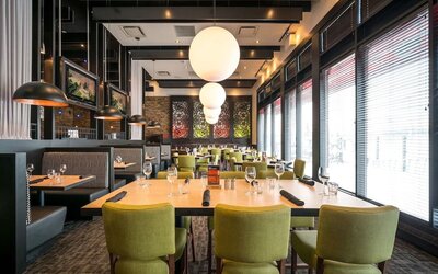 Restaurant area at Acclaim Hotel Calgary Airport.