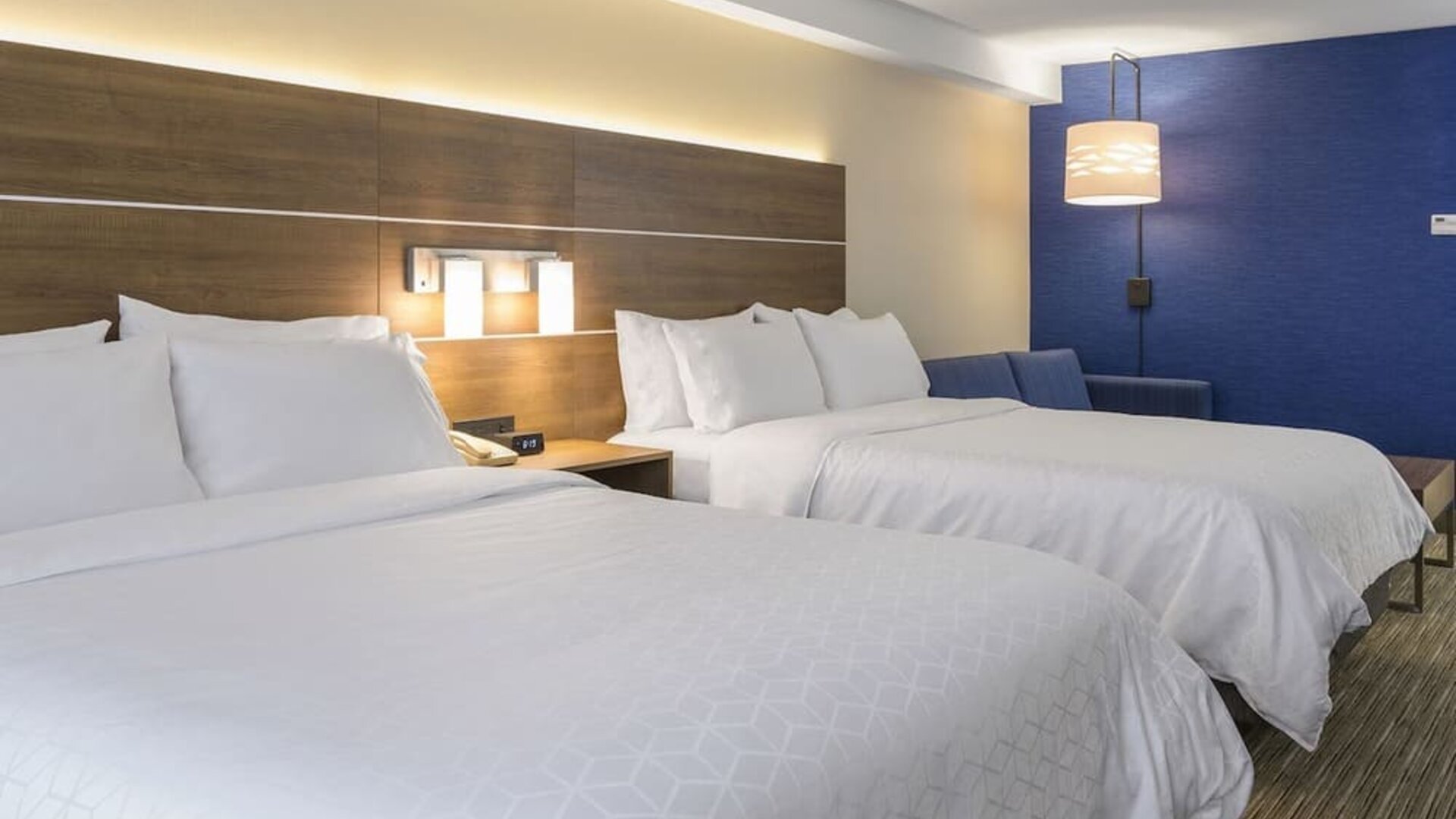 Day use twin room at Holiday Inn Express & Suites North Bay.