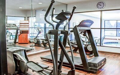 Fitness center available at Comfort Suites Lombard - Addison.