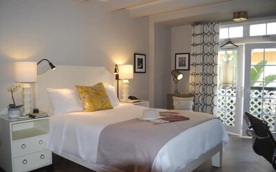 Day use room at Hollywood Hotel.