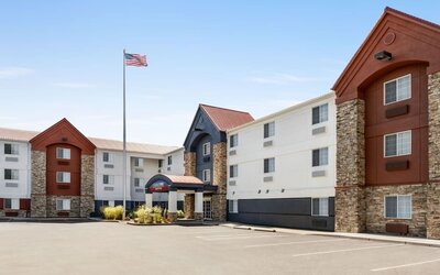 Hotel exterior at Candlewood Suites Meridian.