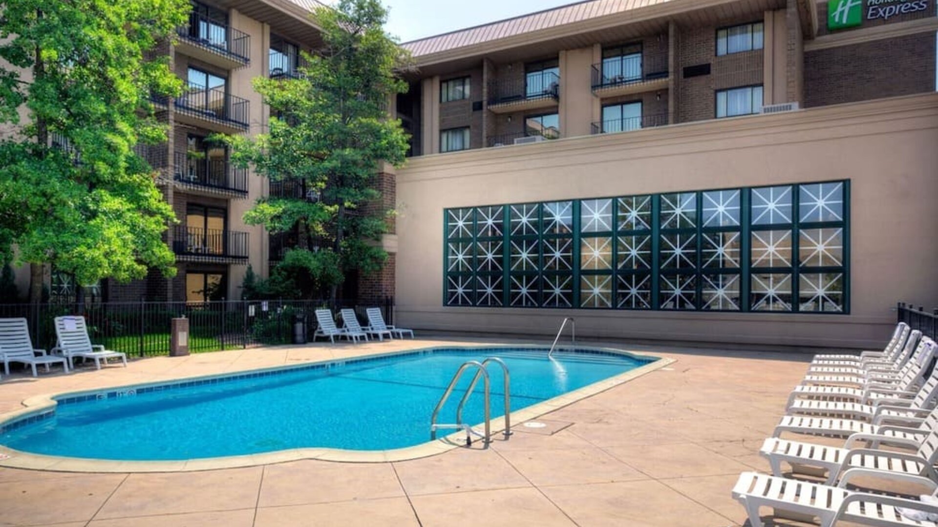 Refreshing outdoor pool at Holiday Inn Express Rolling Meadows-Schaumburg.
