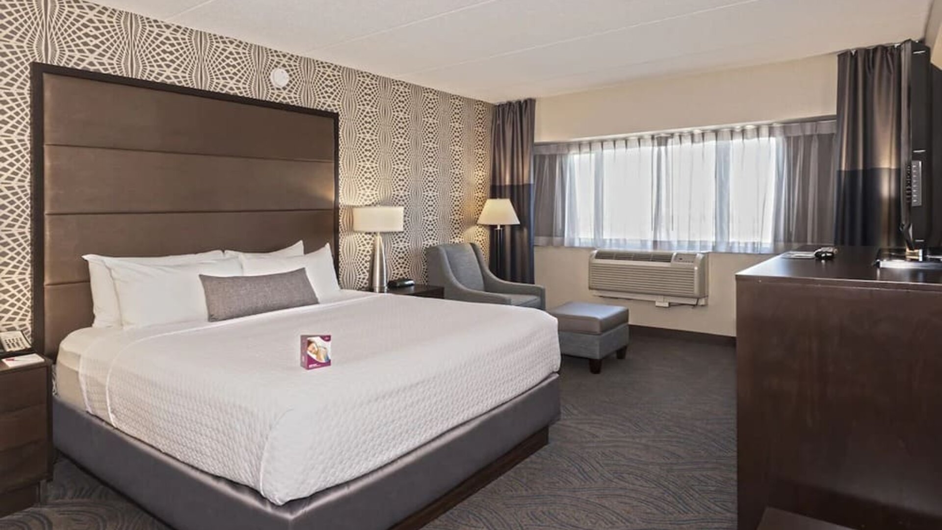 Day use room at Crowne Plaza Aire MSP Airport - Mall Of America.