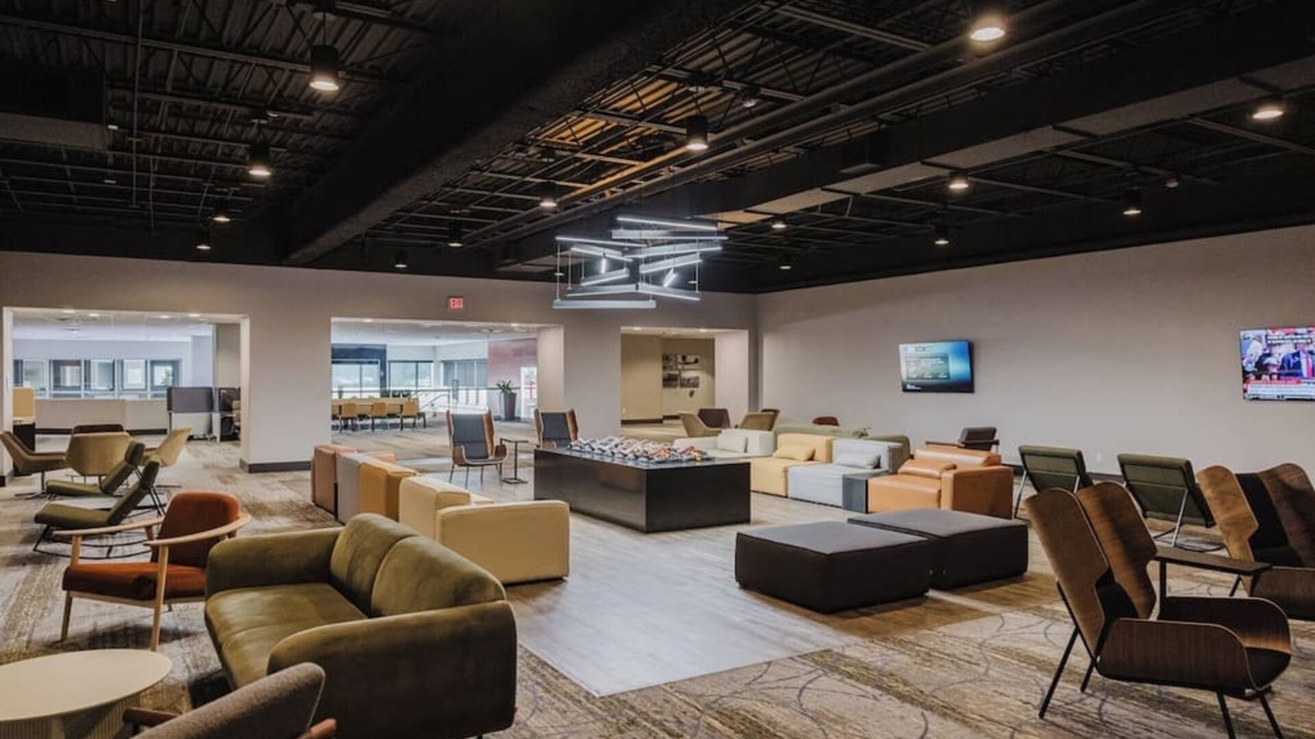 Lobby and coworking lounge at Crowne Plaza Aire MSP Airport - Mall Of America.