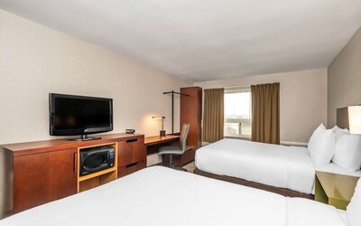 Day use twin room at Comfort Inn Ottawa East.