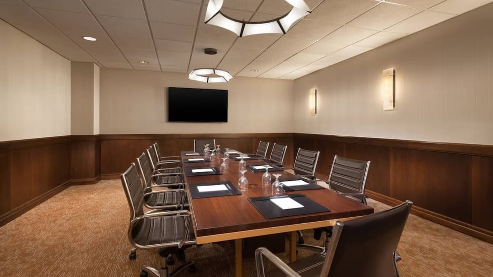 Professional meeting room at The Westin SFO Airport.