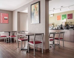 Dining area at Comfort Inn Orillia.