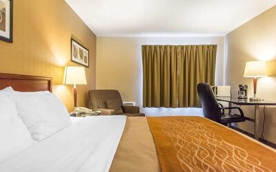 Day use room with work desk at Comfort Inn New Glasgow.