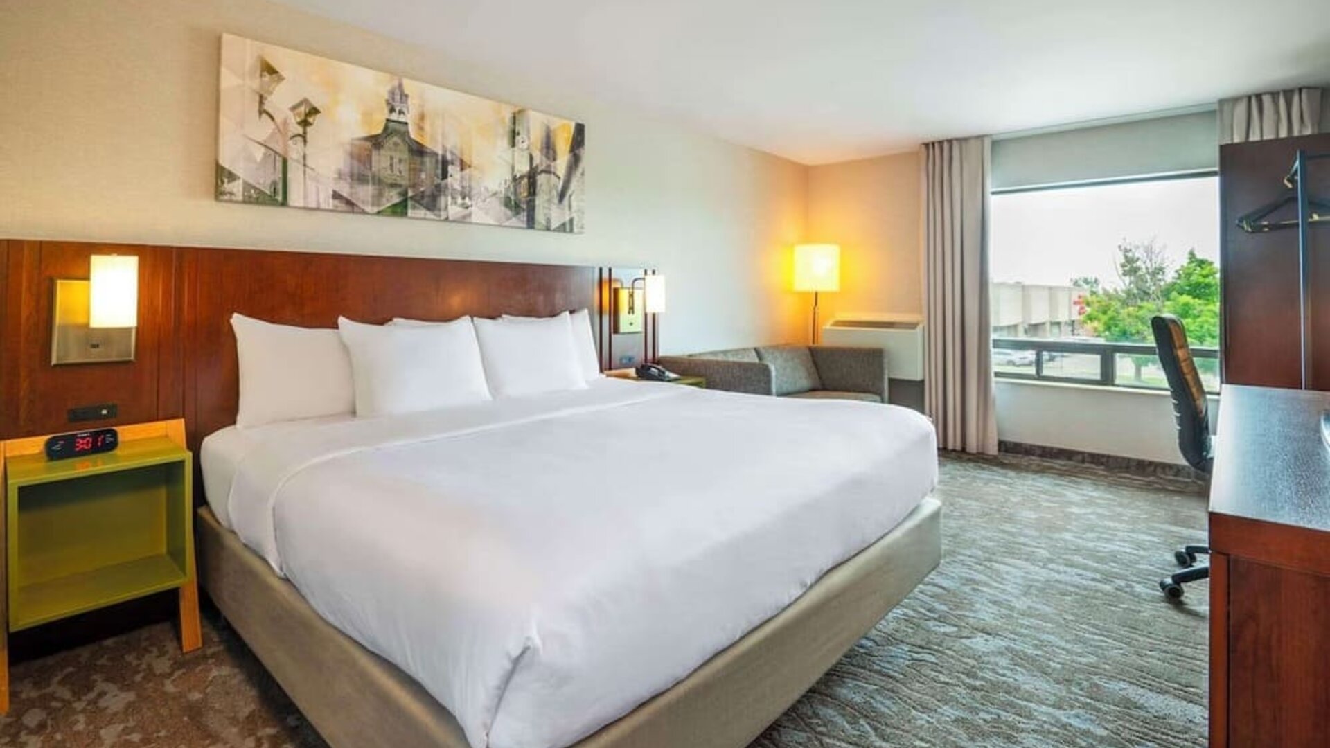 Day use room with work desk at Comfort Inn Newmarket.