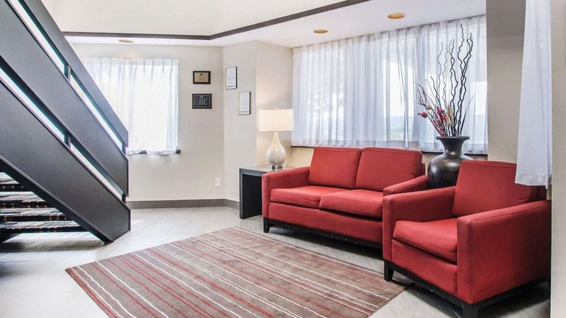 Lobby lounge at Comfort Inn Edmundston.