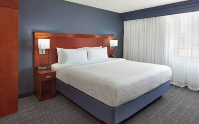 Standard day use room at Courtyard By Marriott Waterloo St. Jacobs.