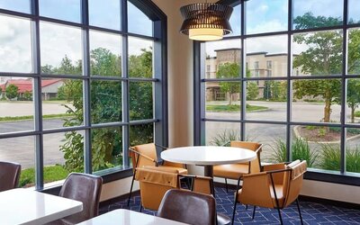 Dining area at Courtyard By Marriott Waterloo St. Jacobs.