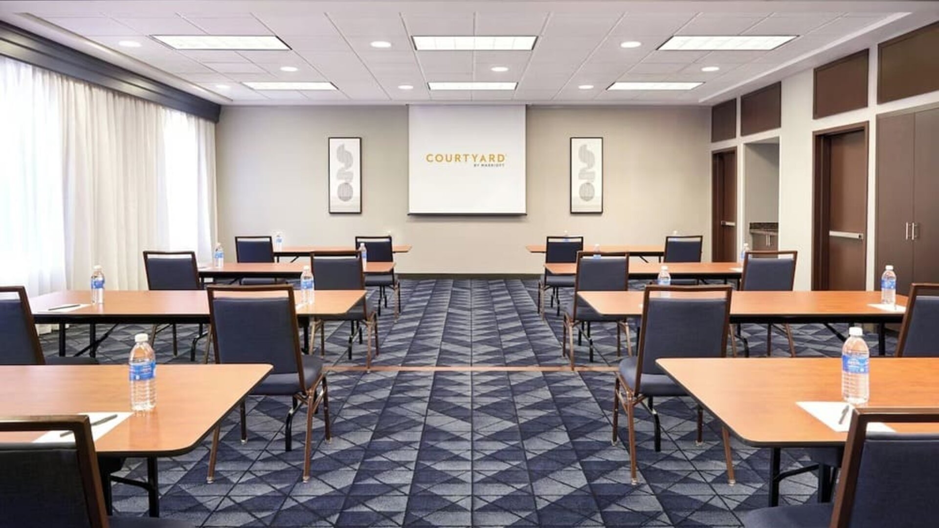 Conference room at Courtyard By Marriott Waterloo St. Jacobs.