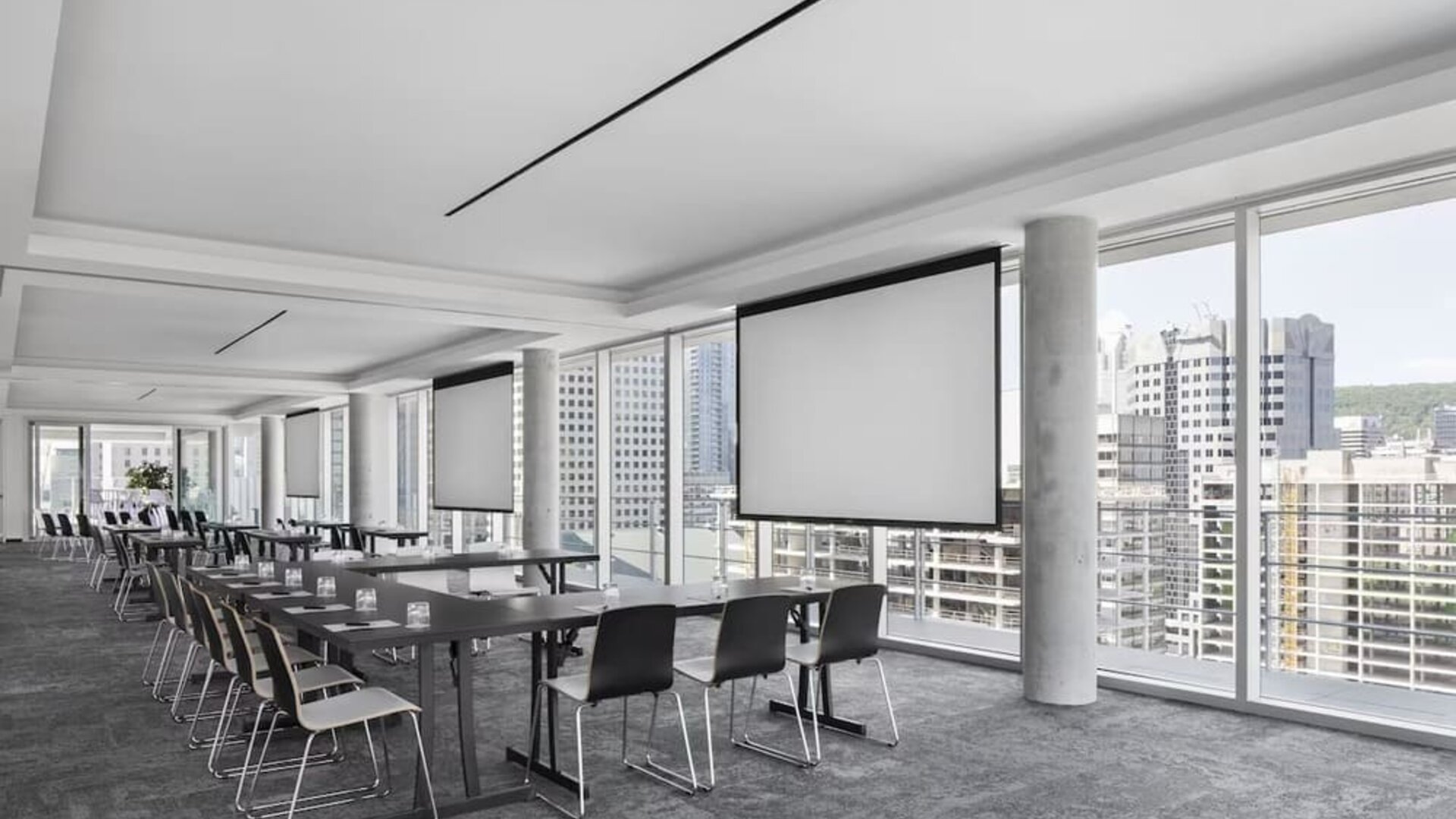 Professional meeting room at Hotel Monville - 295871.