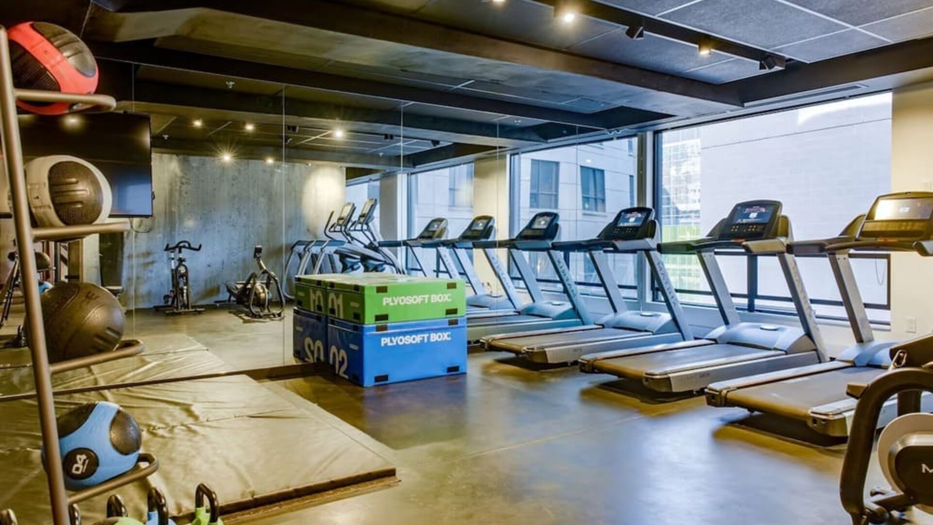 Fully equipped fitness center at Hotel Monville - 295871.